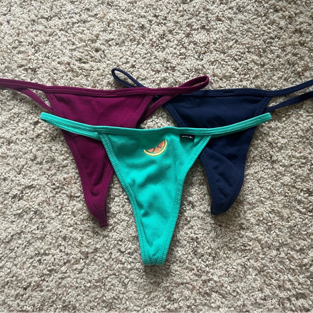 Bundle of VS String Thongs
